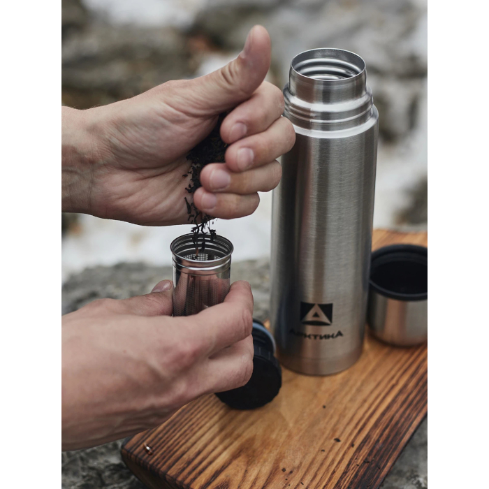 Термос Арктика с узким горлом, глухой пробкой и съемным ситечком, 0,5 л (металл)